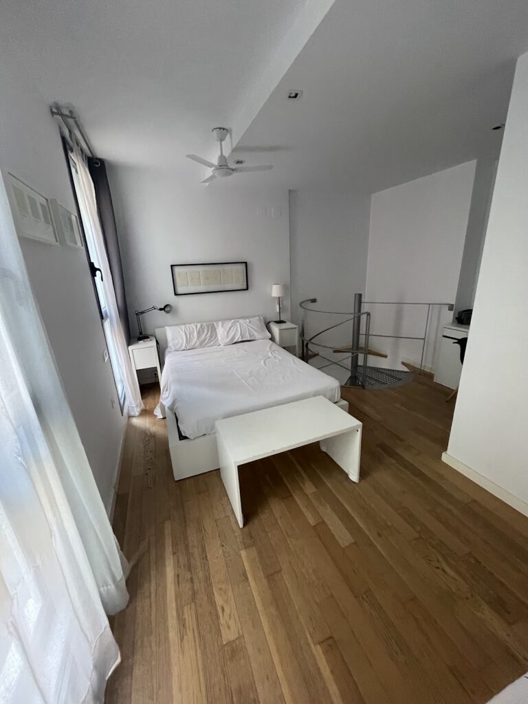 Singularstays Poeta Querol