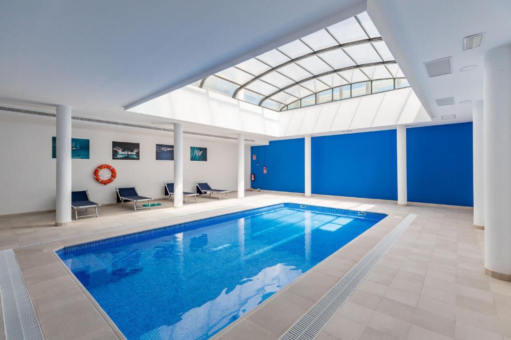 Luxury Beach Front Apartment With Pool