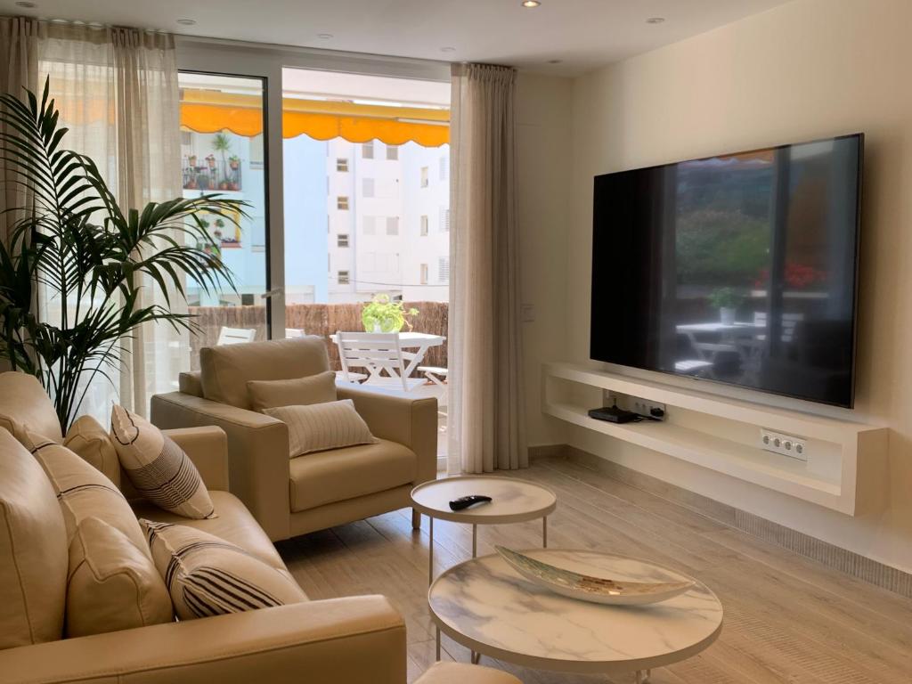 Sitges Spaces Oasis Suites- 4 Bedroom, 4 Ensuite Bathrooms, Terrace, Pool, Sitges Centre