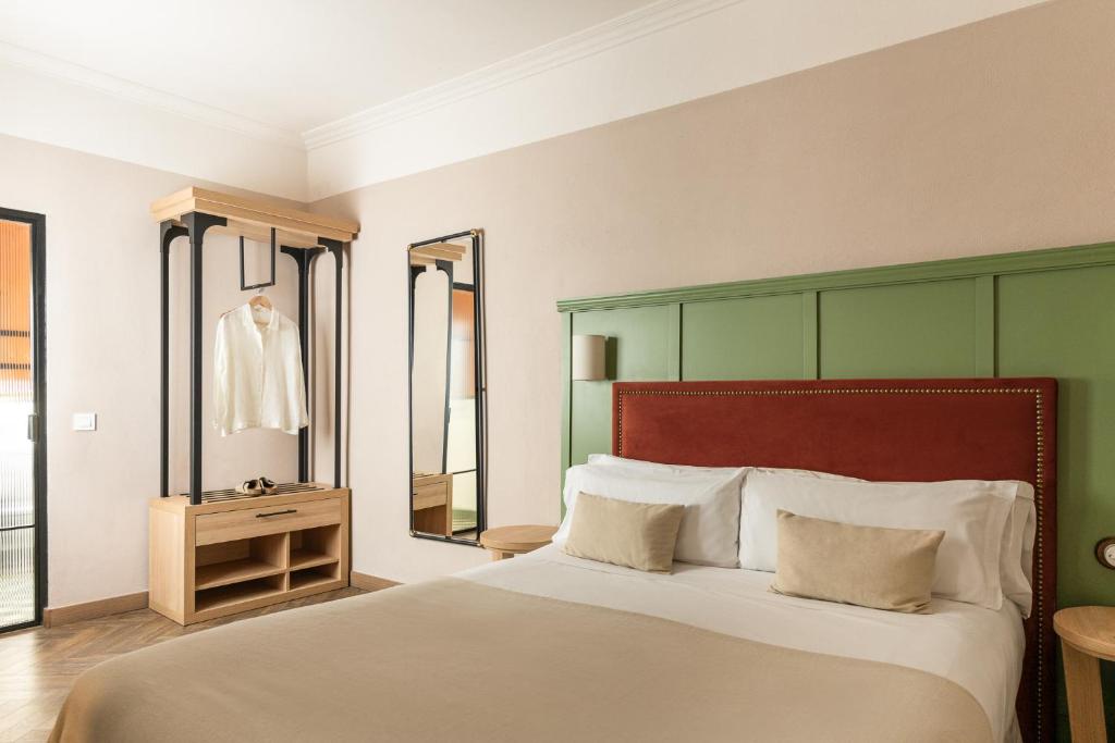 The Honest Hotel