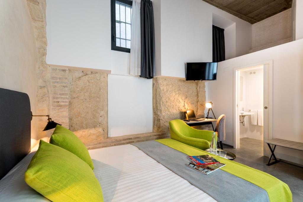 La Puerta De Palacio – Adults Only