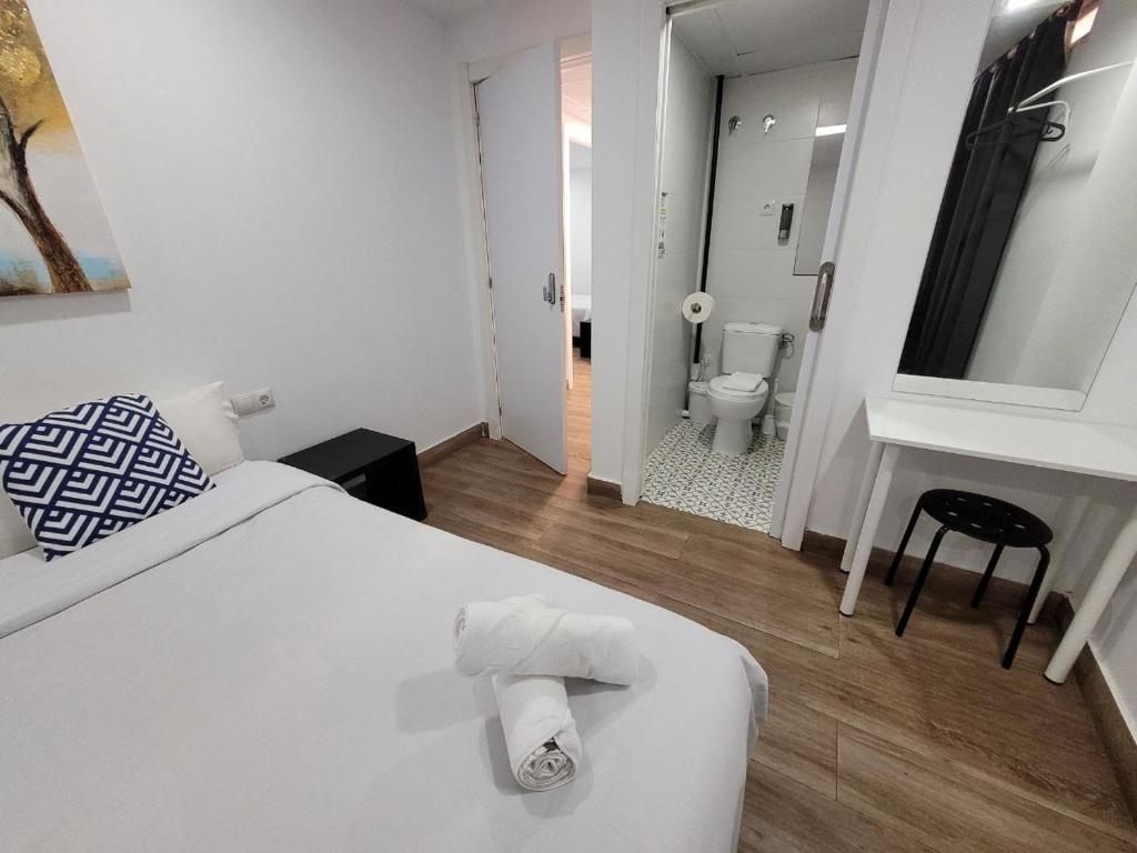 Ayz Elcano – Auto Check-In Property