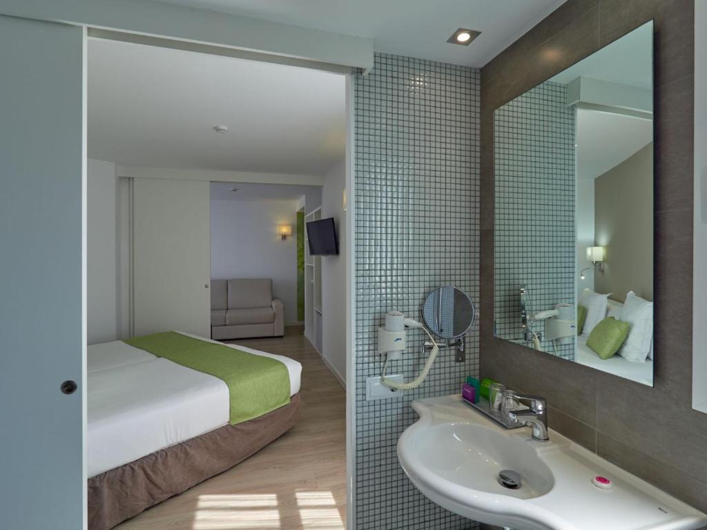Bq Amfora Beach – Adults Only