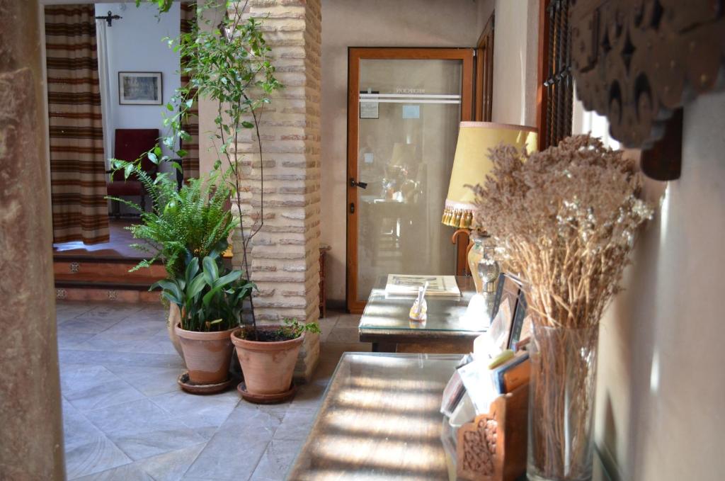 Santa Isabel La Real Hotel