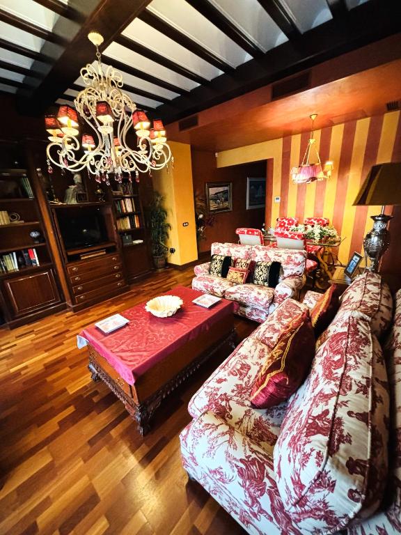 Plaza San Francisco Luxury Apartment