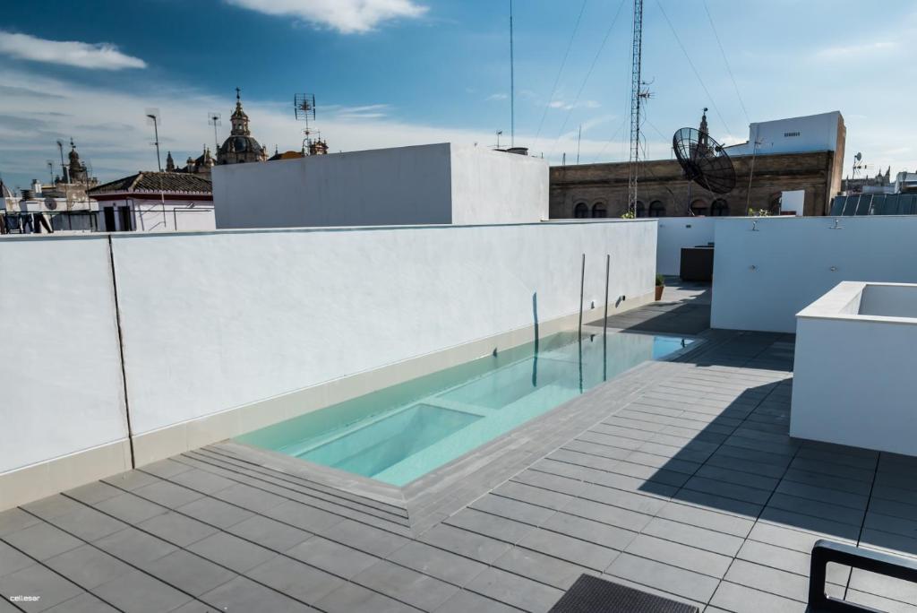 Welldone Quality – Crystal Pool