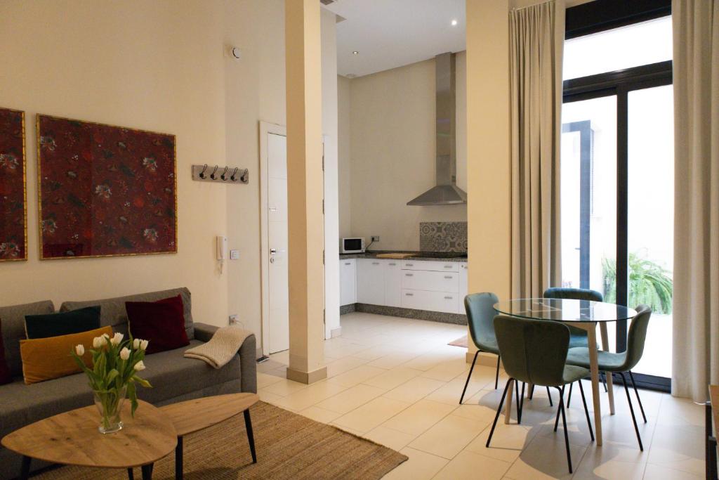 Guzman El Bueno Suites