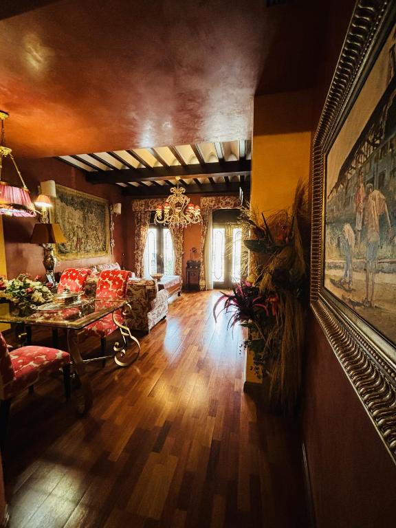 Plaza San Francisco Luxury Apartment