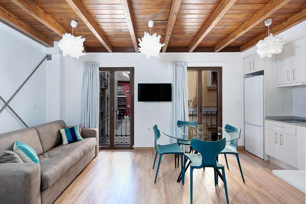 Tina Home