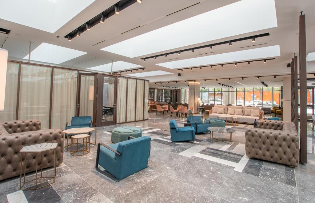 Hotel Giralda Center