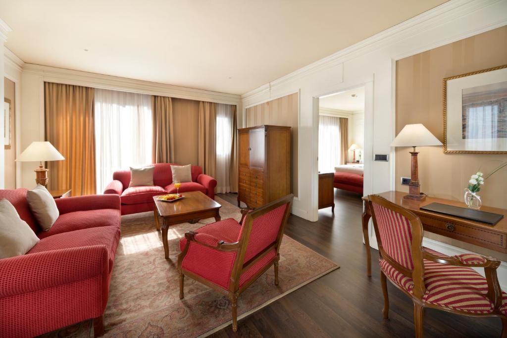 Hotel Sevilla Center