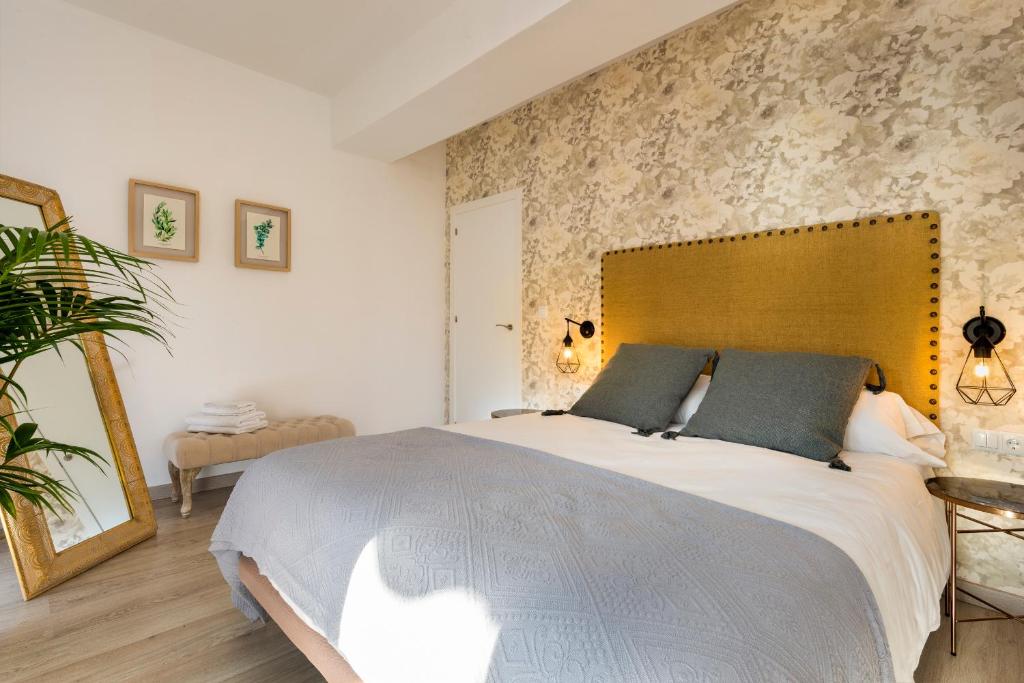 Genteel Home Mano De Hierro