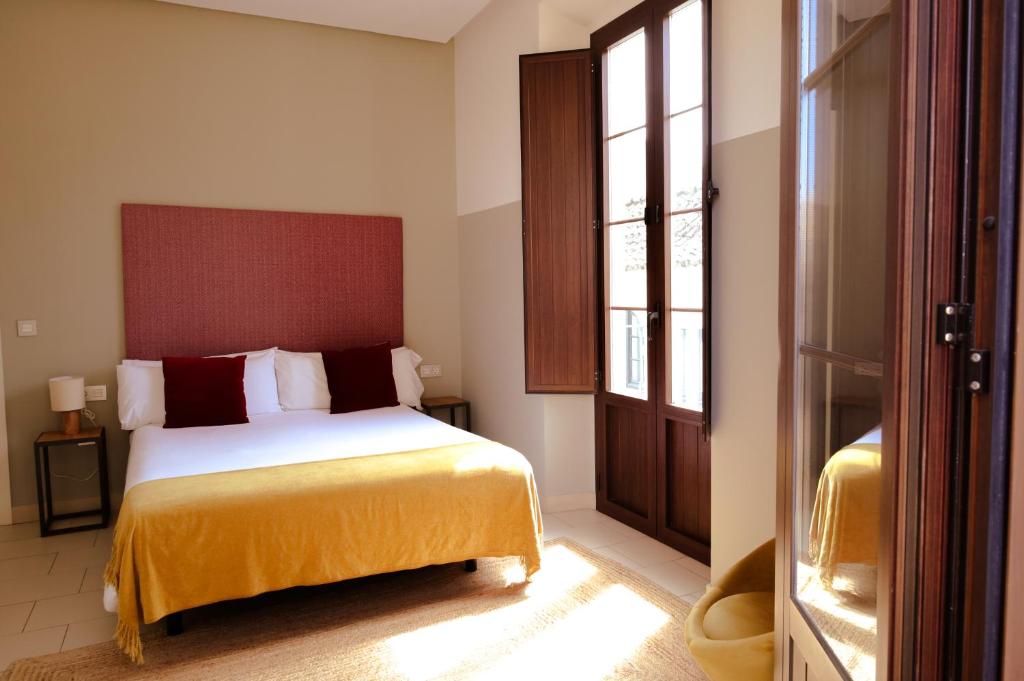 Guzman El Bueno Suites