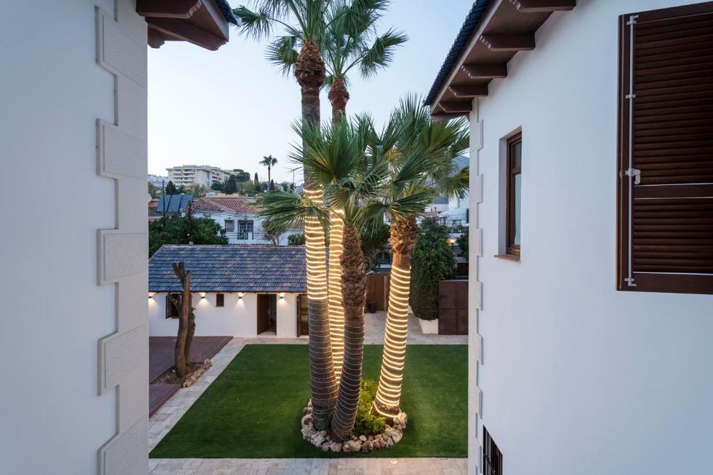 La Moderna Suites