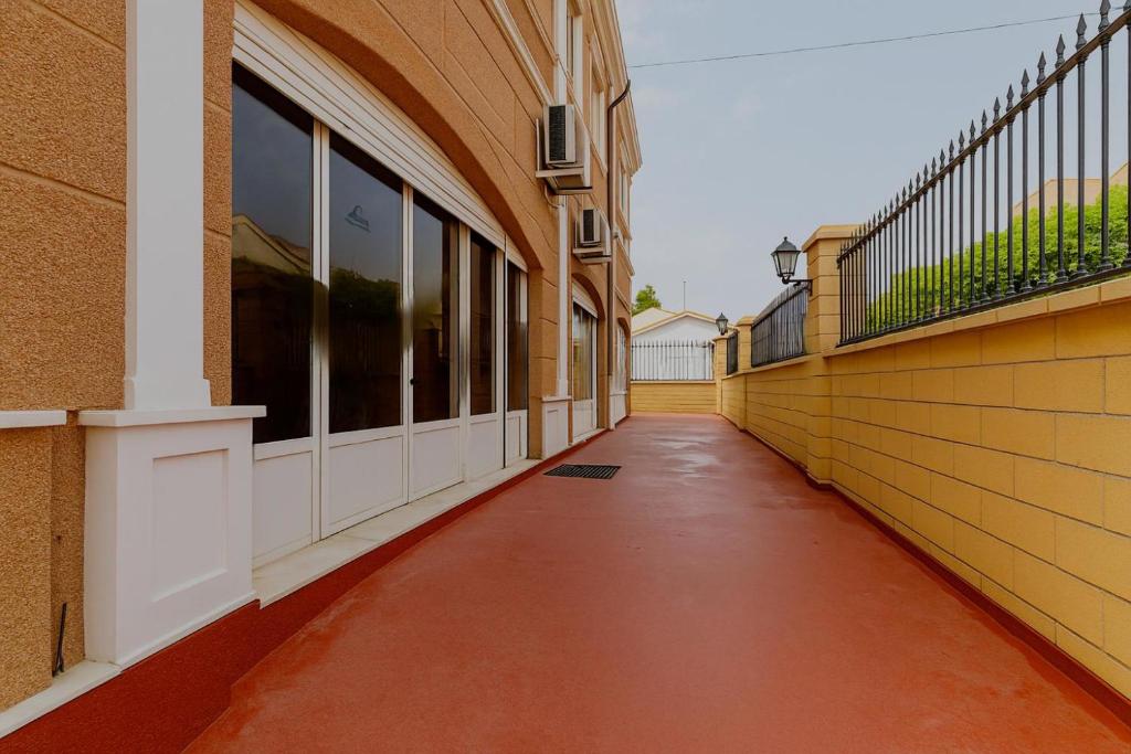 Ayz Elcano – Auto Check-In Property