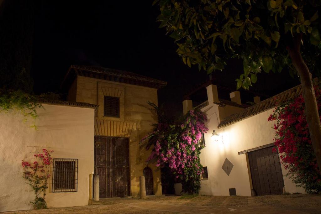 Casa Turística Patio Cordobés – Parking Privado En La Judería