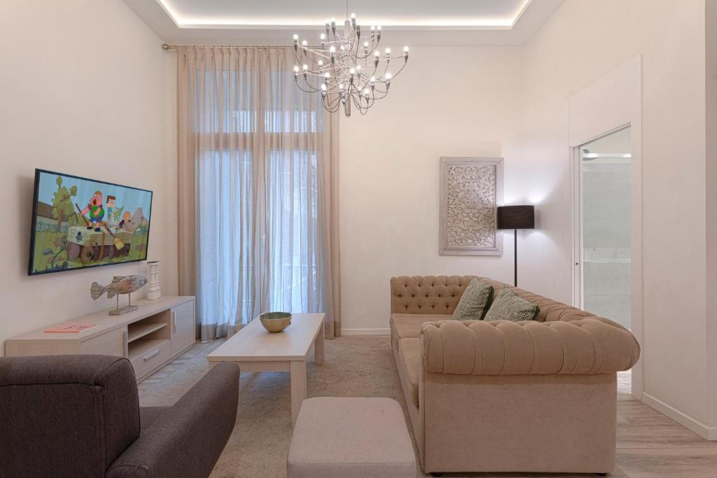 Fresh Velazquez Apartments