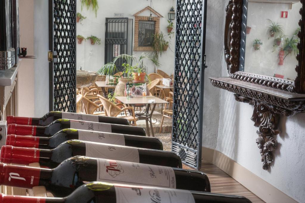 Los Patios Hotel