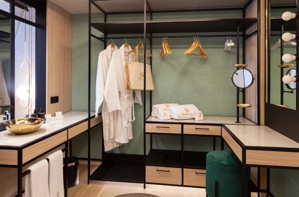 Nivia Born Boutique Hotel