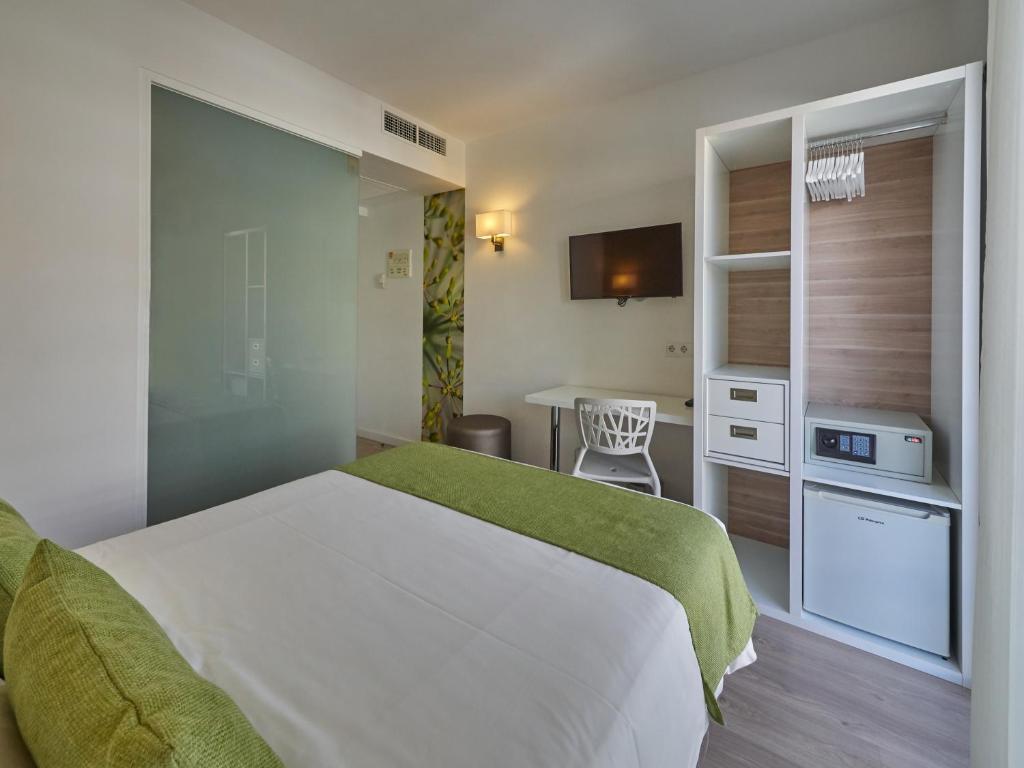 Bq Amfora Beach – Adults Only