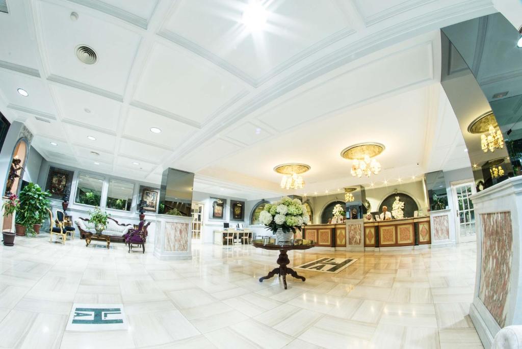Los Angeles & Spa Hotel